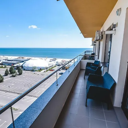 Cancun Summerland Mamaia